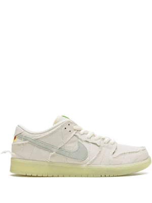 DUNK LOW RETRO "MUUMY" SNEAKERS